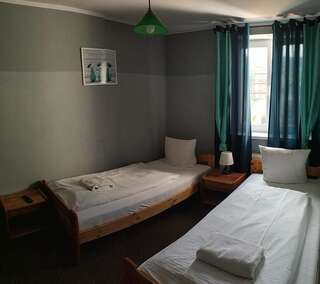 Проживание в семье Hotelik Villa Легница Двухместный номер с 2 отдельными кроватями-11